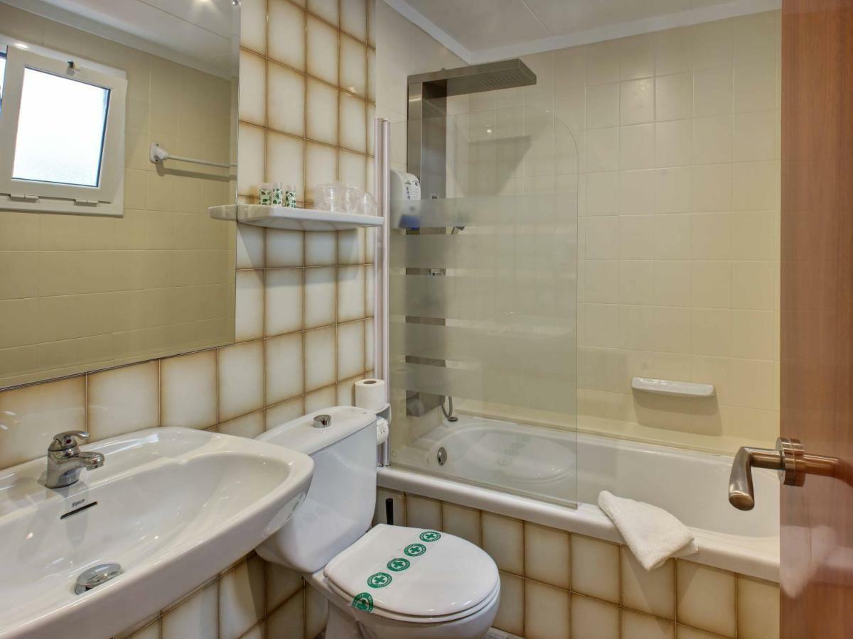 Hotel Los Angeles Figueres  Luaran gambar